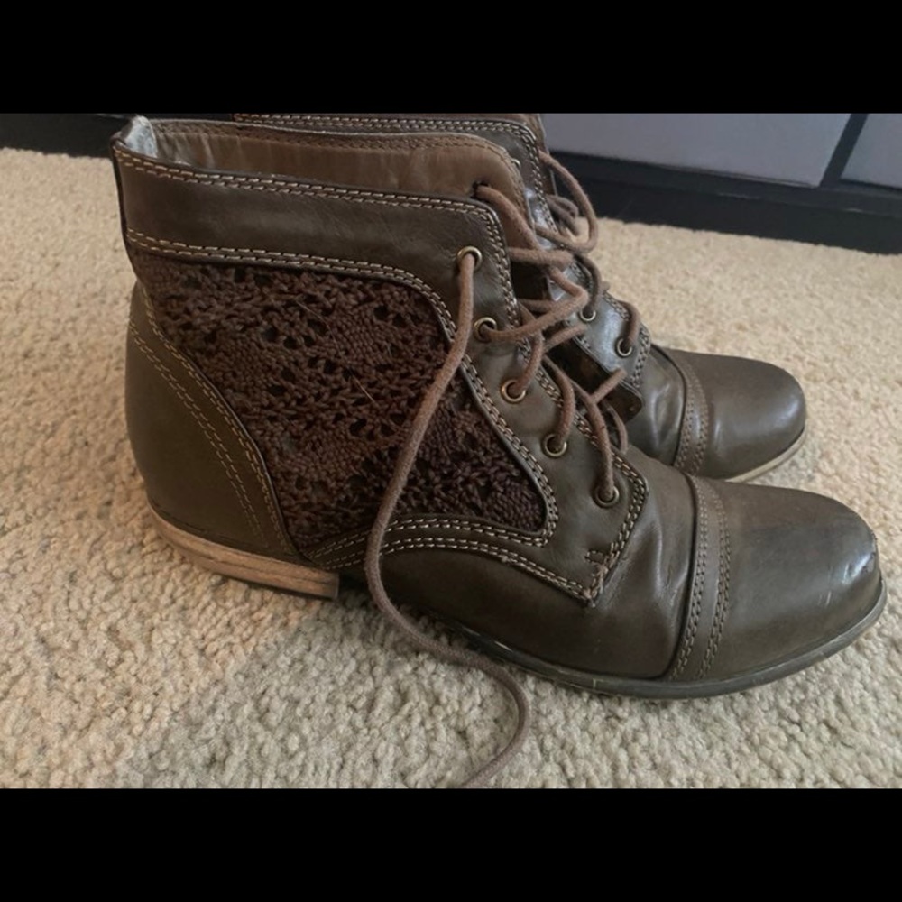 Wanted Brave Brown Combat Boots size 8.5